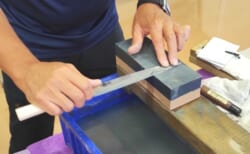 【9月2日(火)】総火作り刃物職人に学ぶ、包丁研ぎ教室